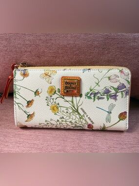 Dooney & Bourke White Floral Zip Wallet with Gold Plaque